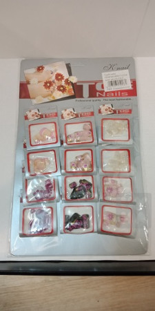 detail umele nehty / mong vi chan